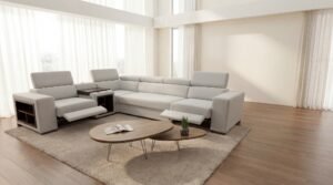 Kampinė sofa Hilton N2 erdvioje šviesioje svetainėje